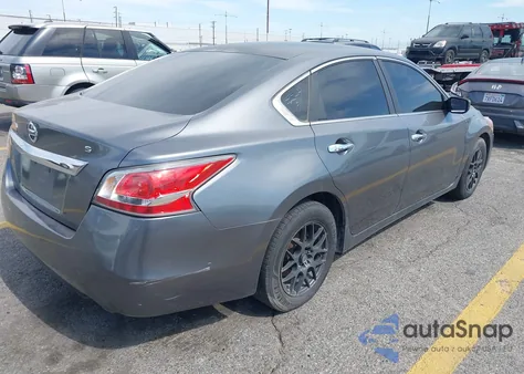 2015 Nissan Altima 2.5/2.5 S/2.5 Sl/2.5 Sv z USA, uszkodzony, nr VIN 1N4AL3AP8FC259079